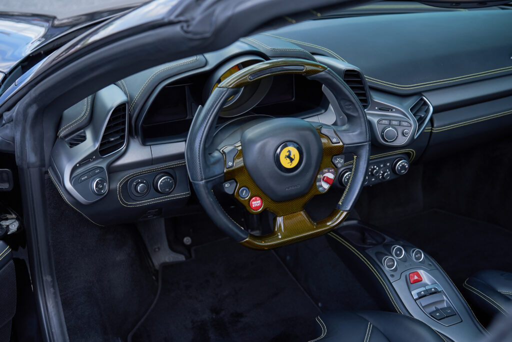 Ferrari F8 Spider, lift, skalstolar, HiFi, Daytona design - Image 2