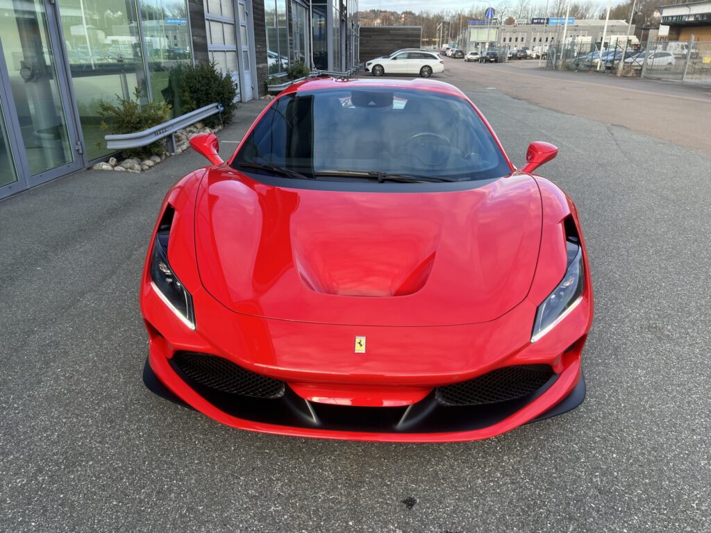 Ferrari F8 Spider - Image 4